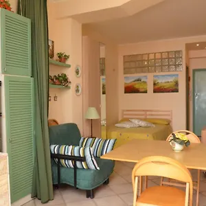 https://depandance-casa-andrea.taorminaitalyhotels.com